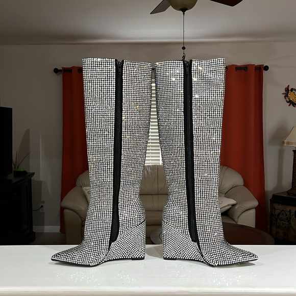 Gianni Bini Gabortwo Rhinestone Pointed Toe Tall Wedge Boots Size 5.5 M NWOB - Picture 3 of 10